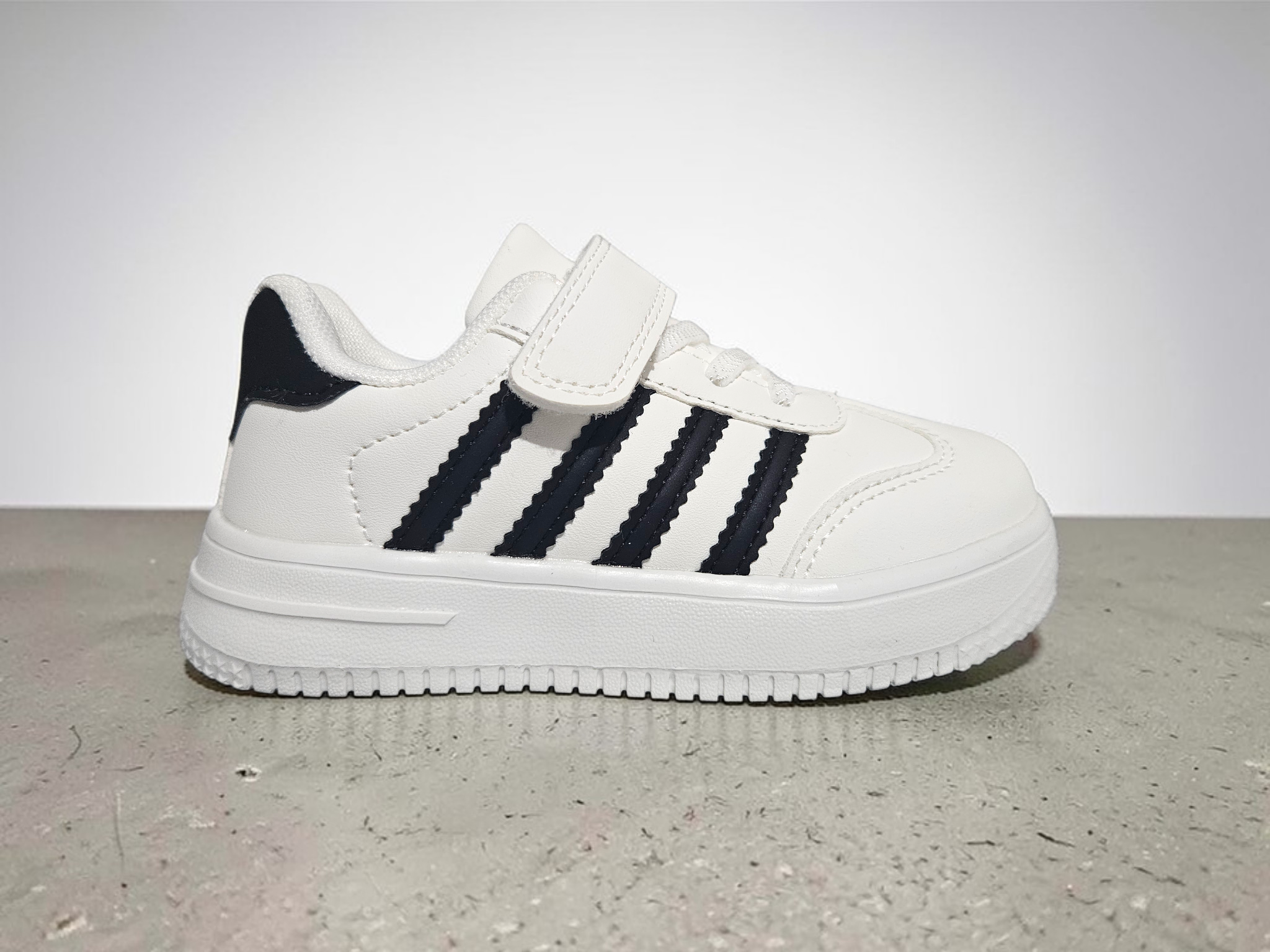 Adidași pentru copii, Model Caro, Piele ecologică, Talpă foarte ușoară, Inchidere cu Arici și șiret elastic