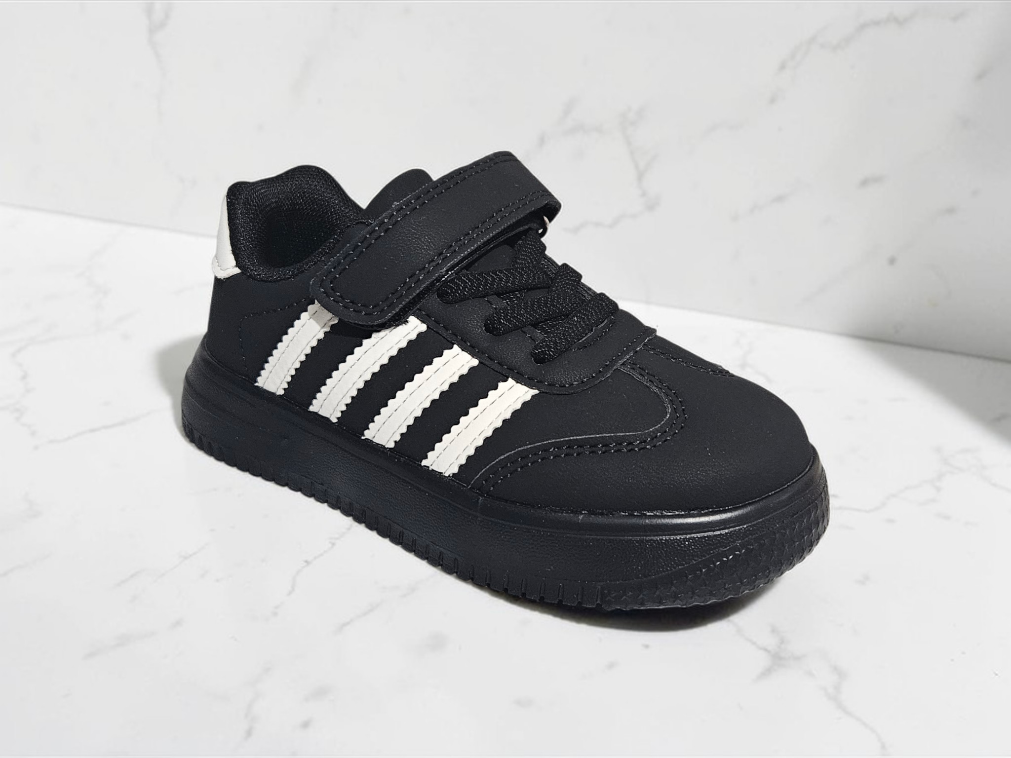 Adidași pentru copii, Model Caro, Piele ecologică, Talpă foarte ușoară, Inchidere cu Arici și șiret elastic