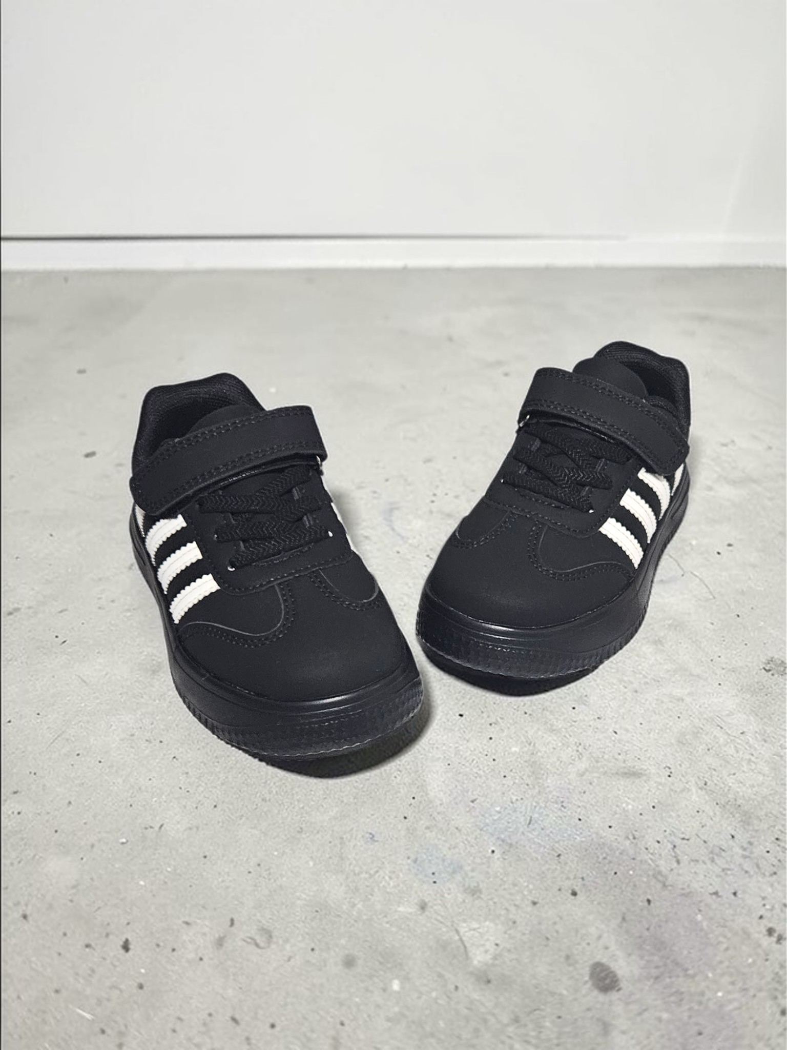 Adidași pentru copii, Model Caro, Piele ecologică, Talpă foarte ușoară, Inchidere cu Arici și șiret elastic