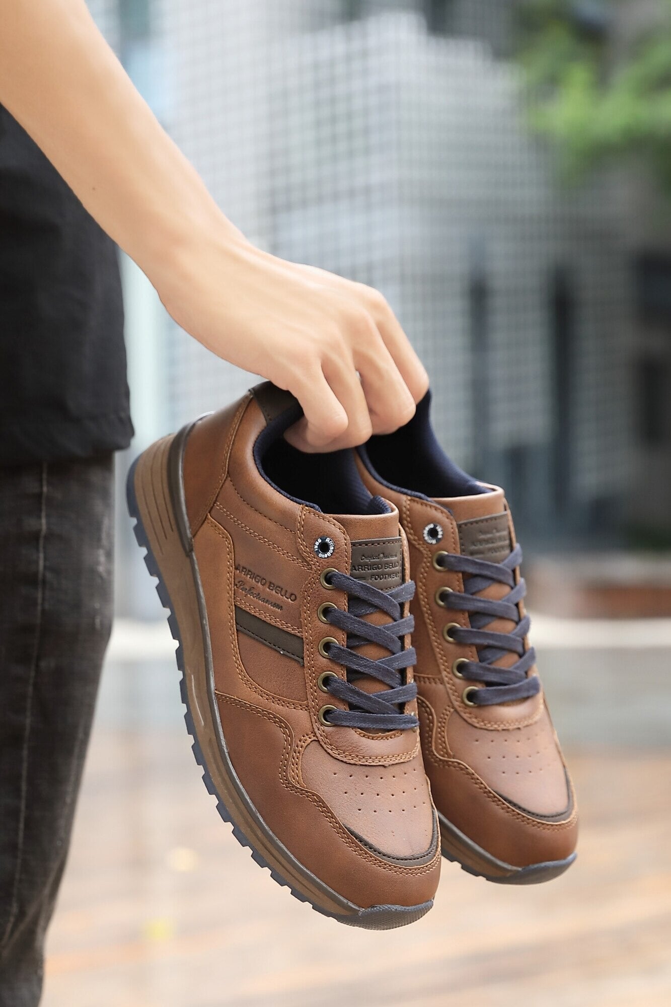 Adidași Casual pentru Bărbați, Model Kai, Piele Ecologică și Talpă PVC Durabilă, Inchidere Sireturi, Arrigo Bello, Maro