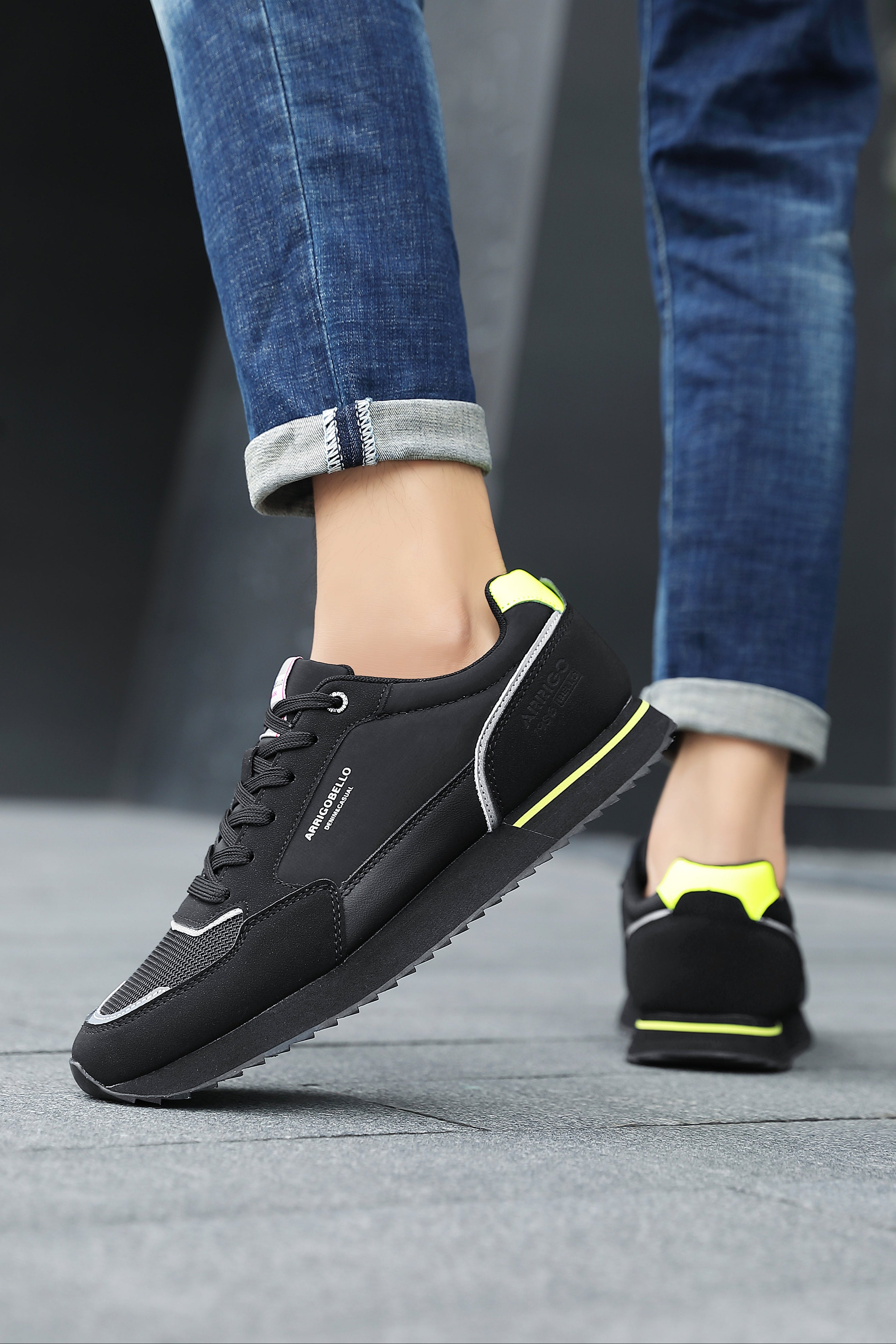 Adidasi pentru Barbati, Model Ruse, Usori și Respirabili din Textil – Talpa Flexibila din Spuma, Arrigo Bello, Negru