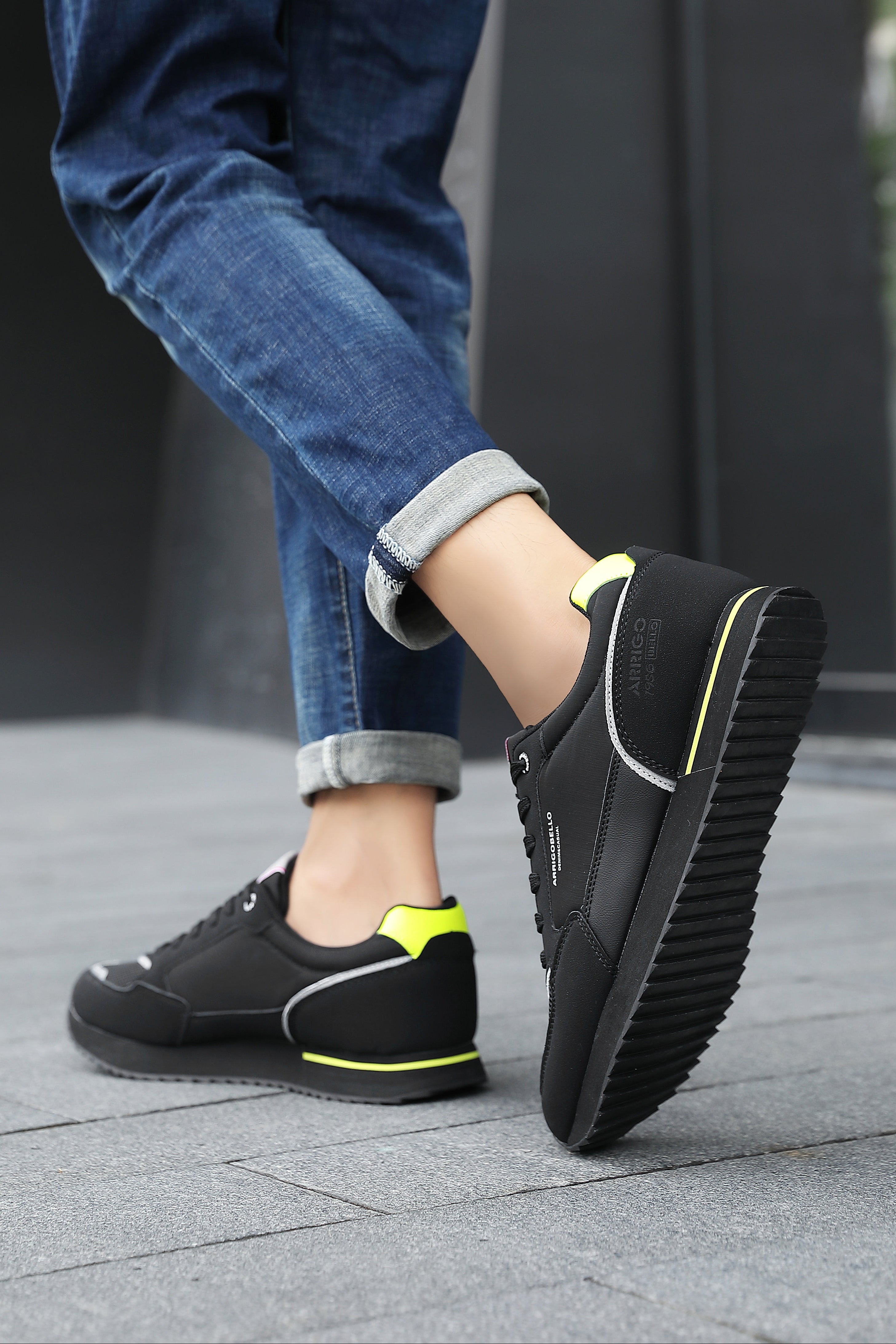 Adidasi pentru Barbati, Model Ruse, Usori și Respirabili din Textil – Talpa Flexibila din Spuma, Arrigo Bello, Negru