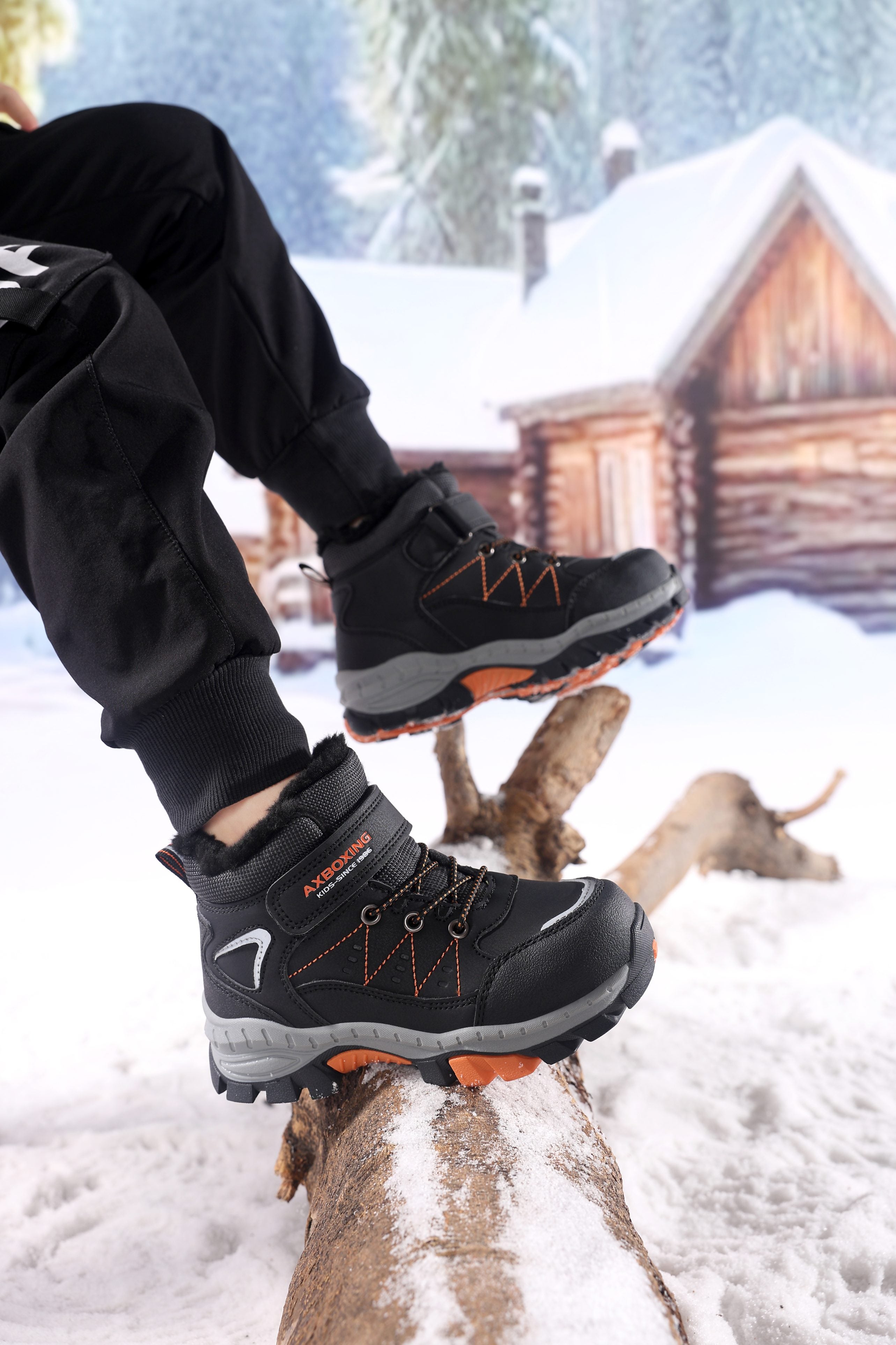 Ghete Imblanite Baieti, Model Rasen, Piele Ecologica, SIret elastic si Arici, Talpa Antiderapanta, Ax Boxing, Negru