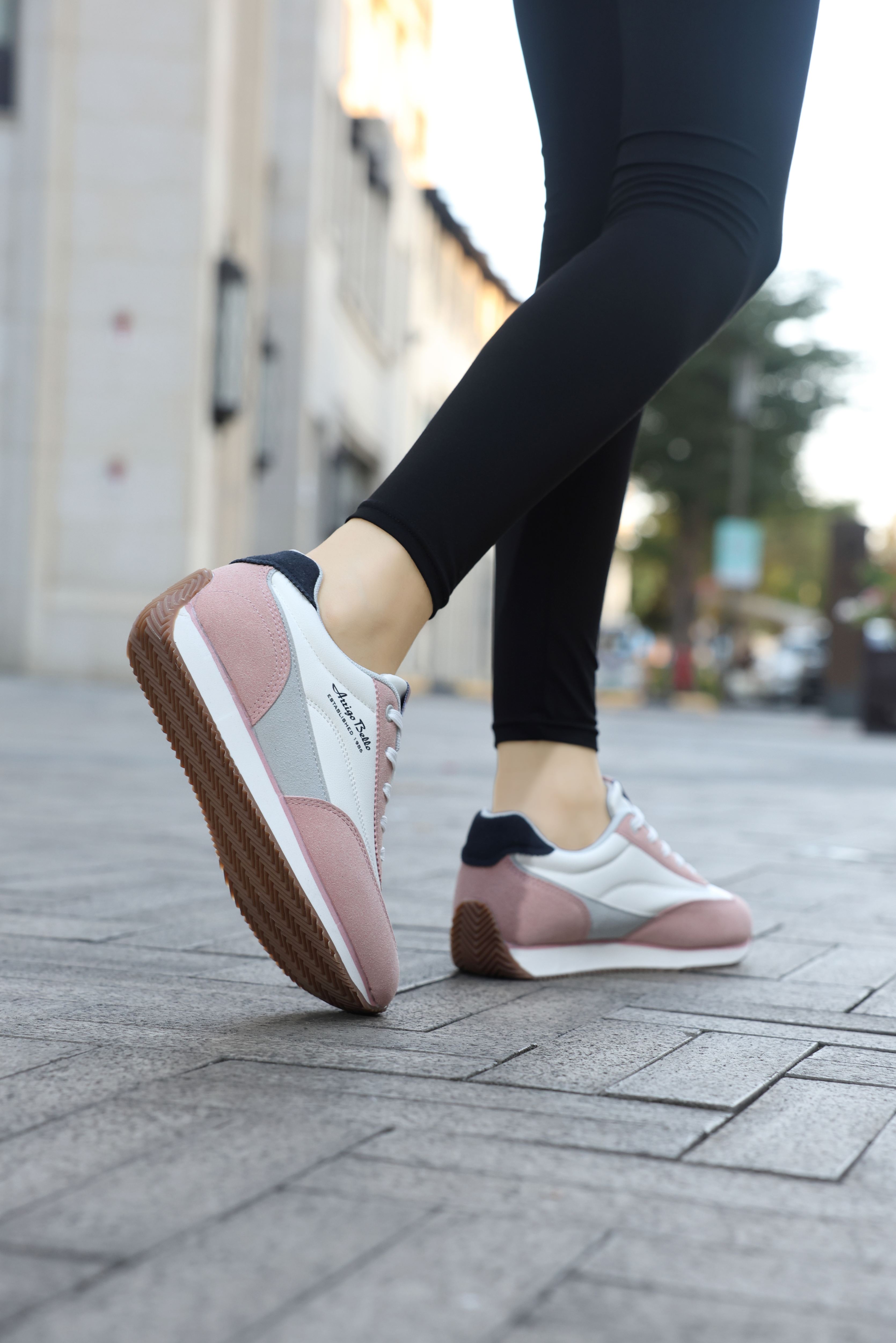 Adidasi casual pentru Dama, Model Lisa, Piele ecologica cu insertii piele naturala, Talpa subtire, Arrigo Bello, Alb-roz
