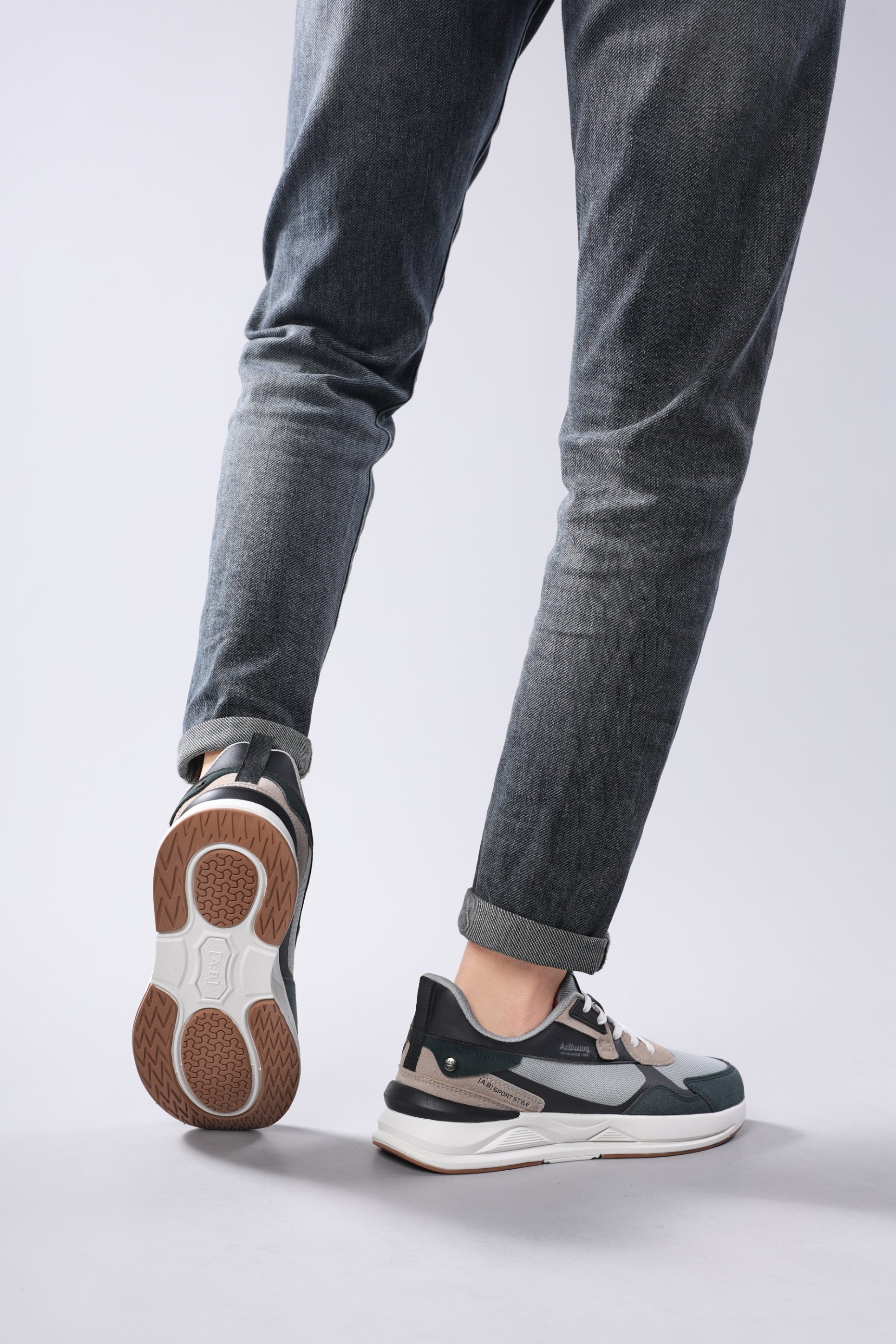 Pantofi sport pentru Barbati, Model Paxo, Realizati din Panza cu insertii piele ecologica, Talap usoara din Spuma, Ax Boxing, Khaki