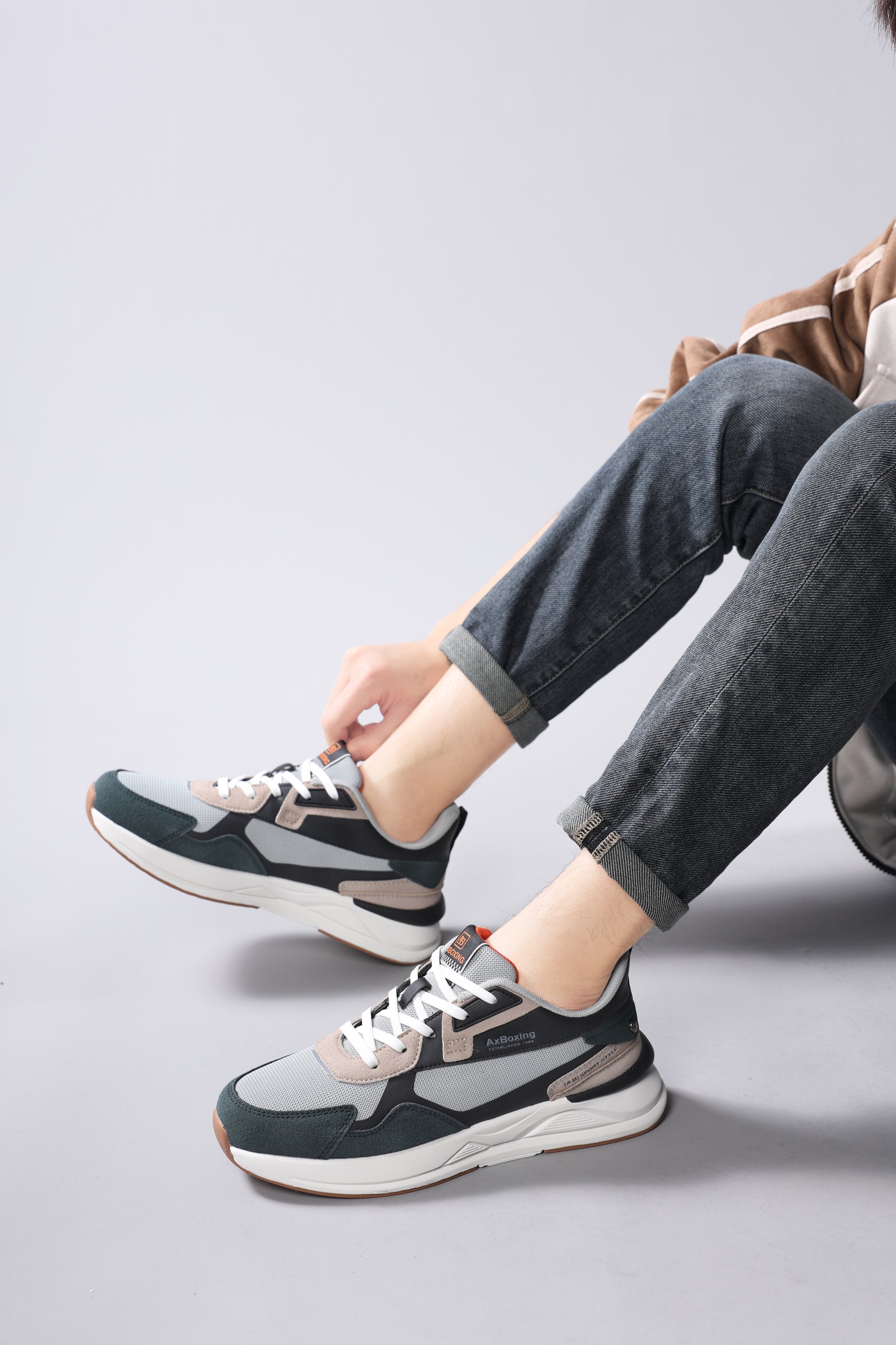 Pantofi sport pentru Barbati, Model Paxo, Realizati din Panza cu insertii piele ecologica, Talap usoara din Spuma, Ax Boxing, Khaki