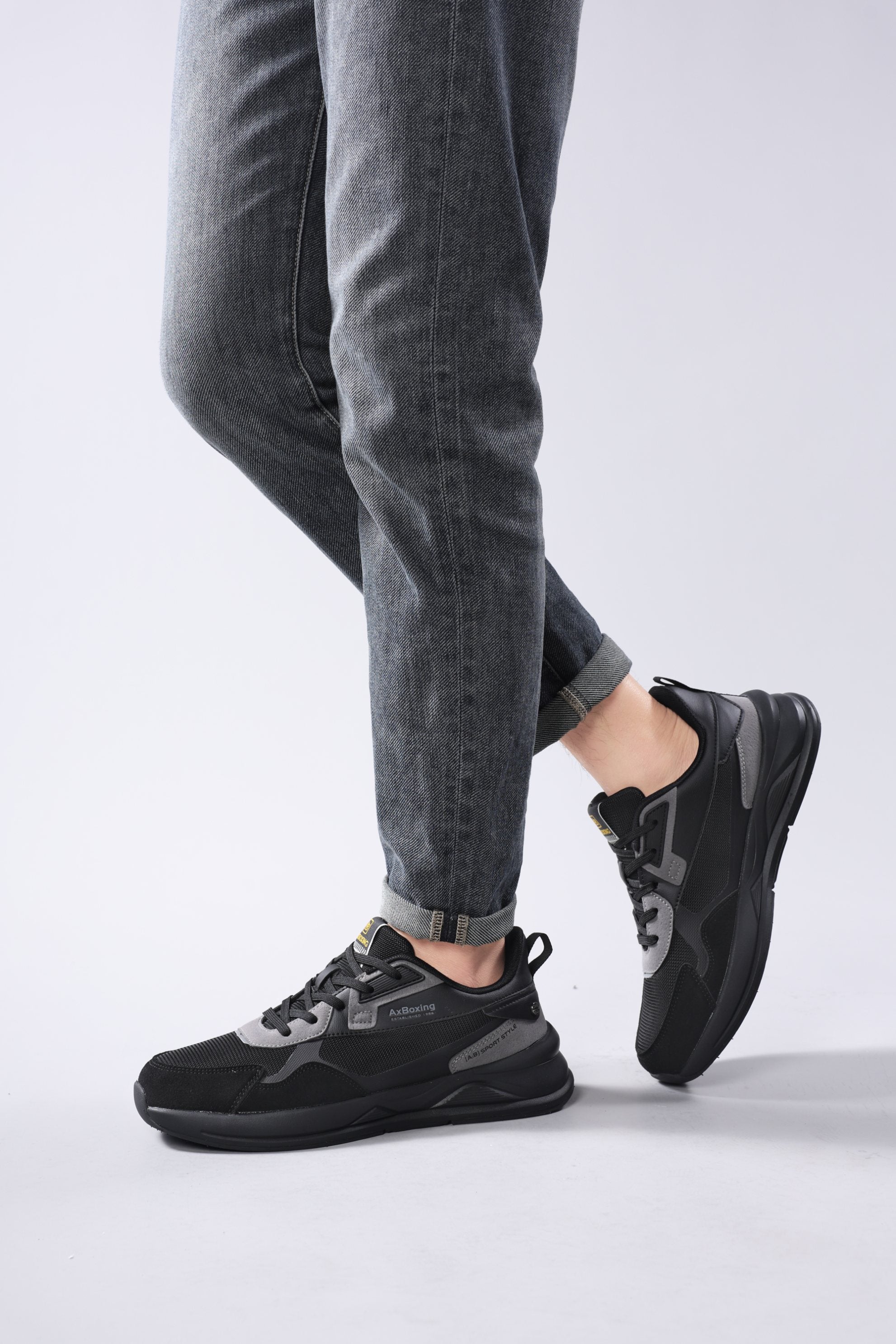 Pantofi sport pentru Barbati, Model Paxo, Realizati din Panza cu insertii piele ecologica, Talap usoara din Spuma, Ax Boxing, Negru