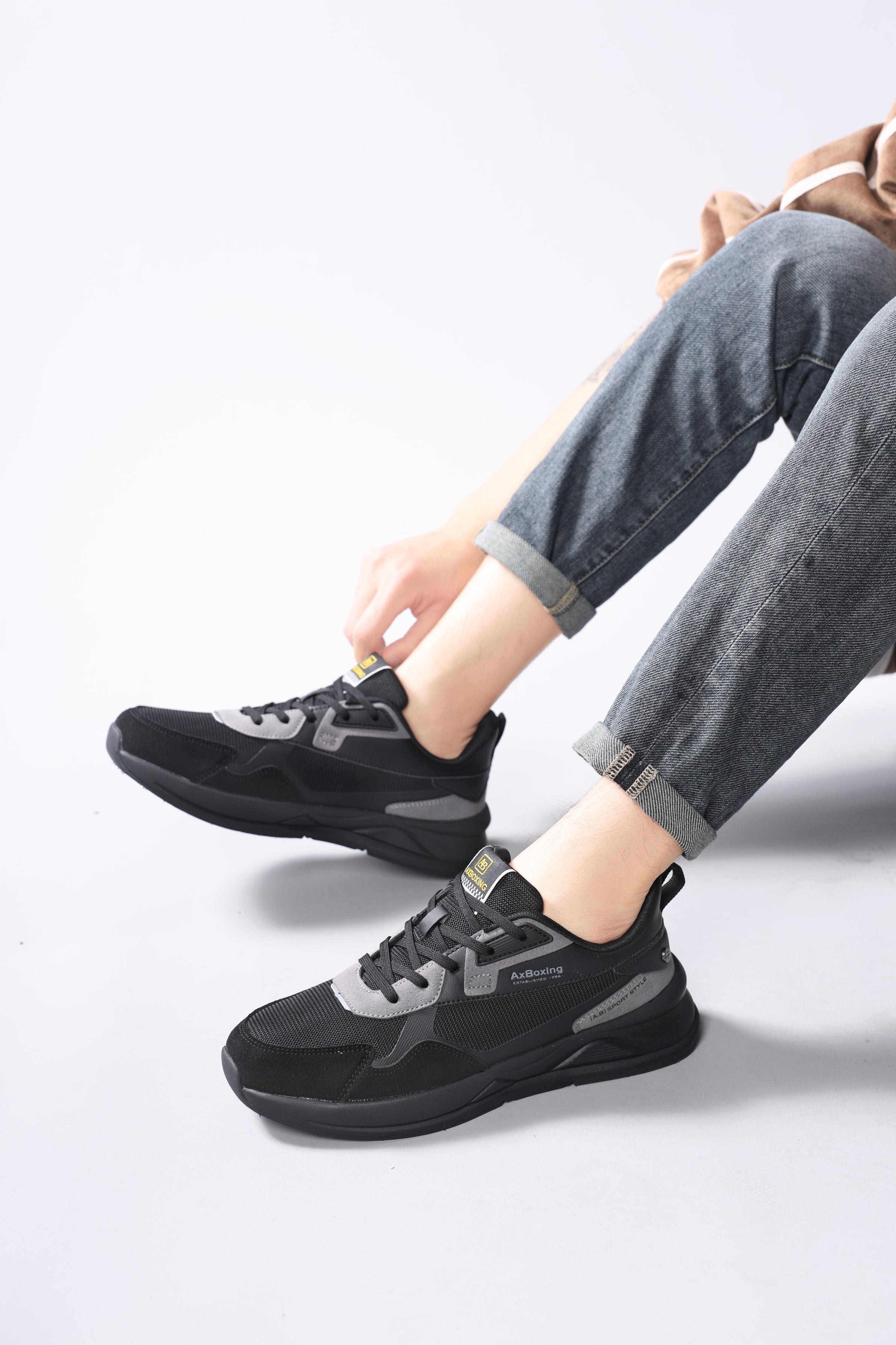 Pantofi sport pentru Barbati, Model Paxo, Realizati din Panza cu insertii piele ecologica, Talap usoara din Spuma, Ax Boxing, Negru