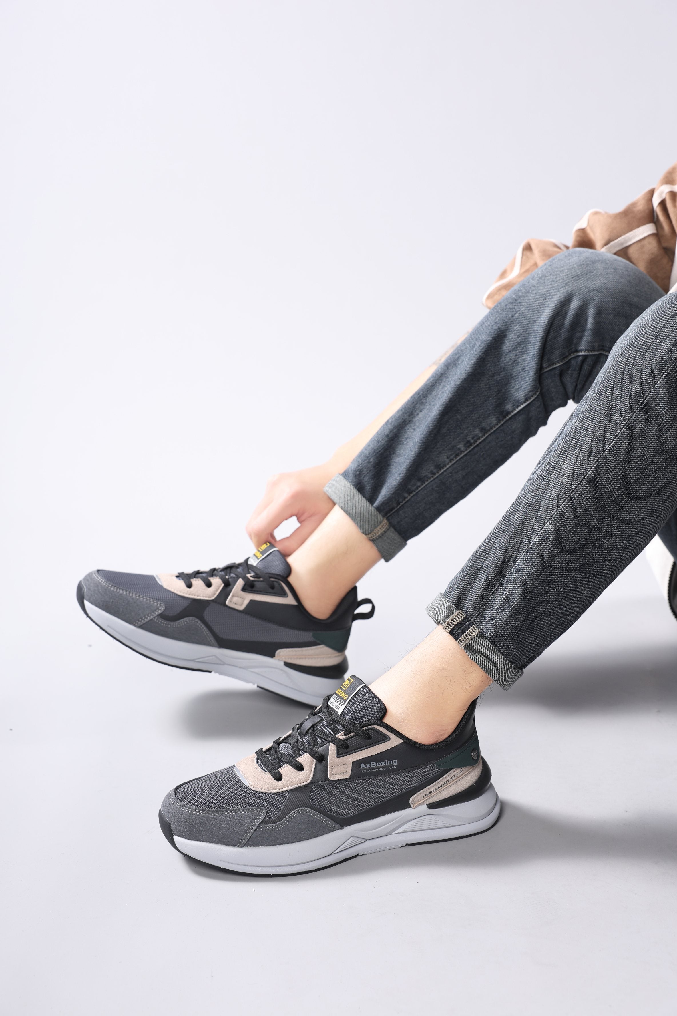 Pantofi sport pentru Barbati, Model Paxo, Realizati din Panza cu insertii piele ecologica, Talap usoara din Spuma, Ax Boxing, Khaki