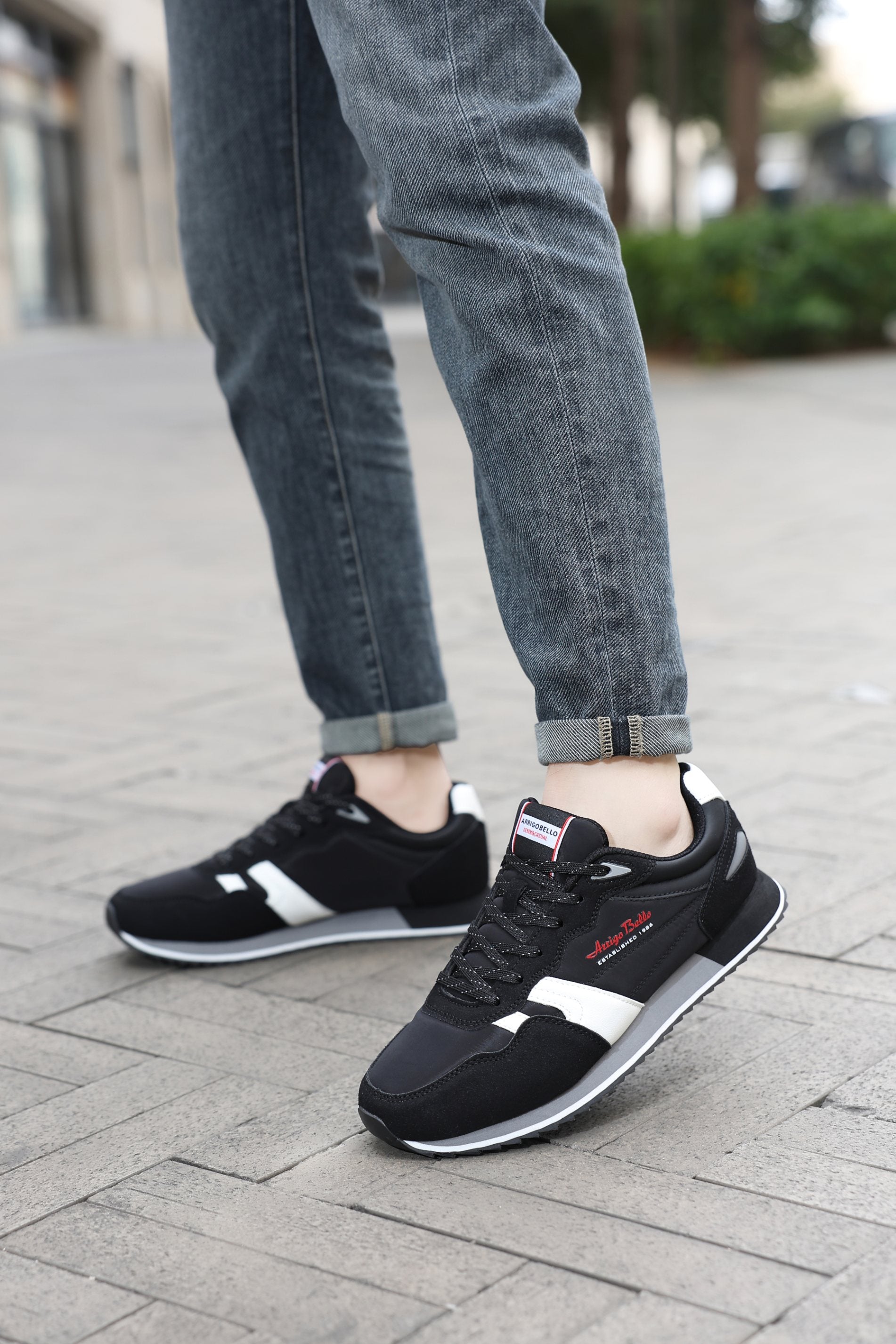 Adidasi casual pentru Barbati, Model Yvar, Realizati din textil- fâș, Insertii piele ecologica, Talpa usoara, Arrigo Bello,Negru