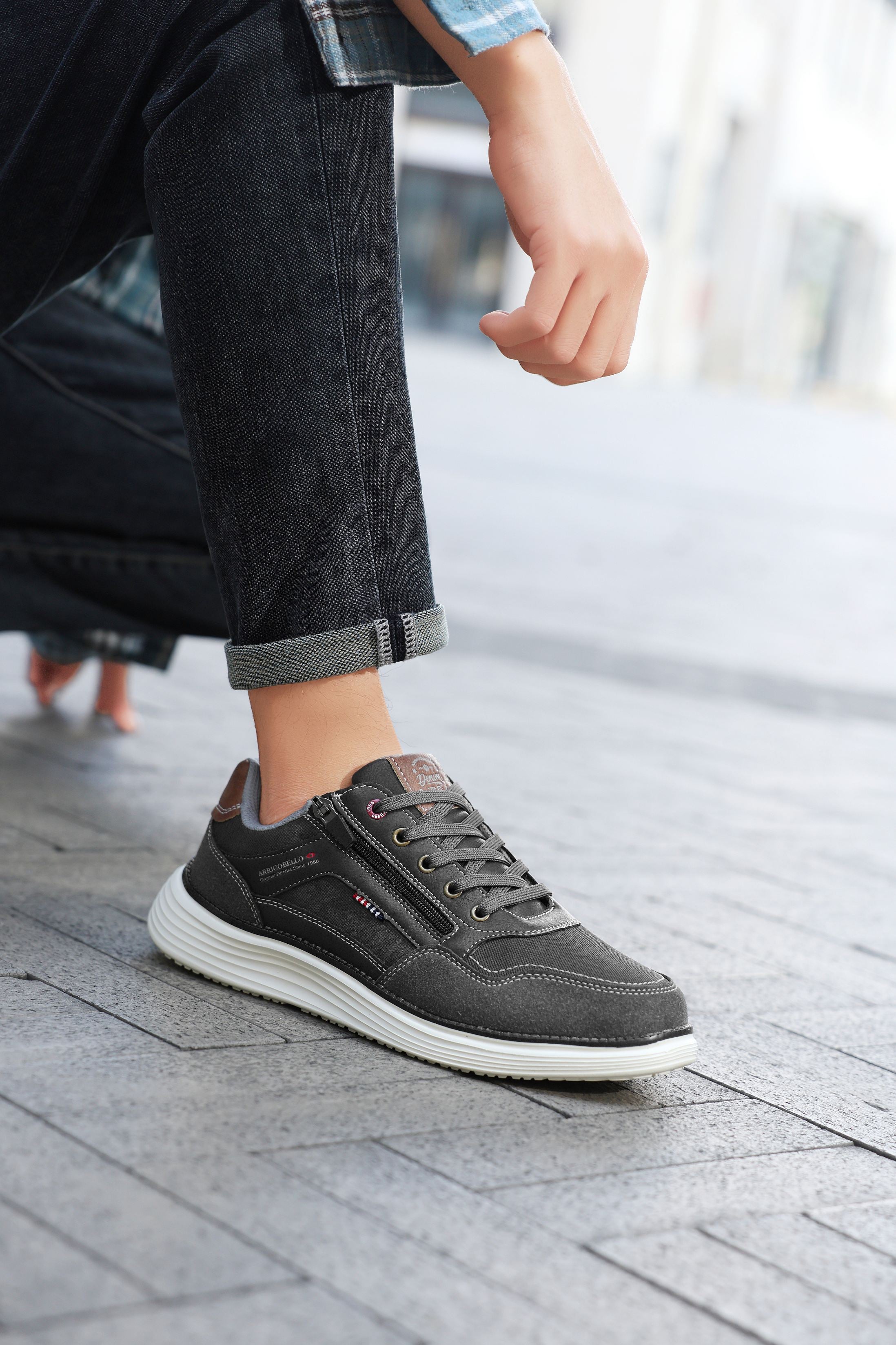 Adidasi casual Bărbați, Model Franco, Piele ecologică, inserții din Piele naturală, Talpă ușoară din Spumă, fermoar funcțional, Arrigo Bello,Gri