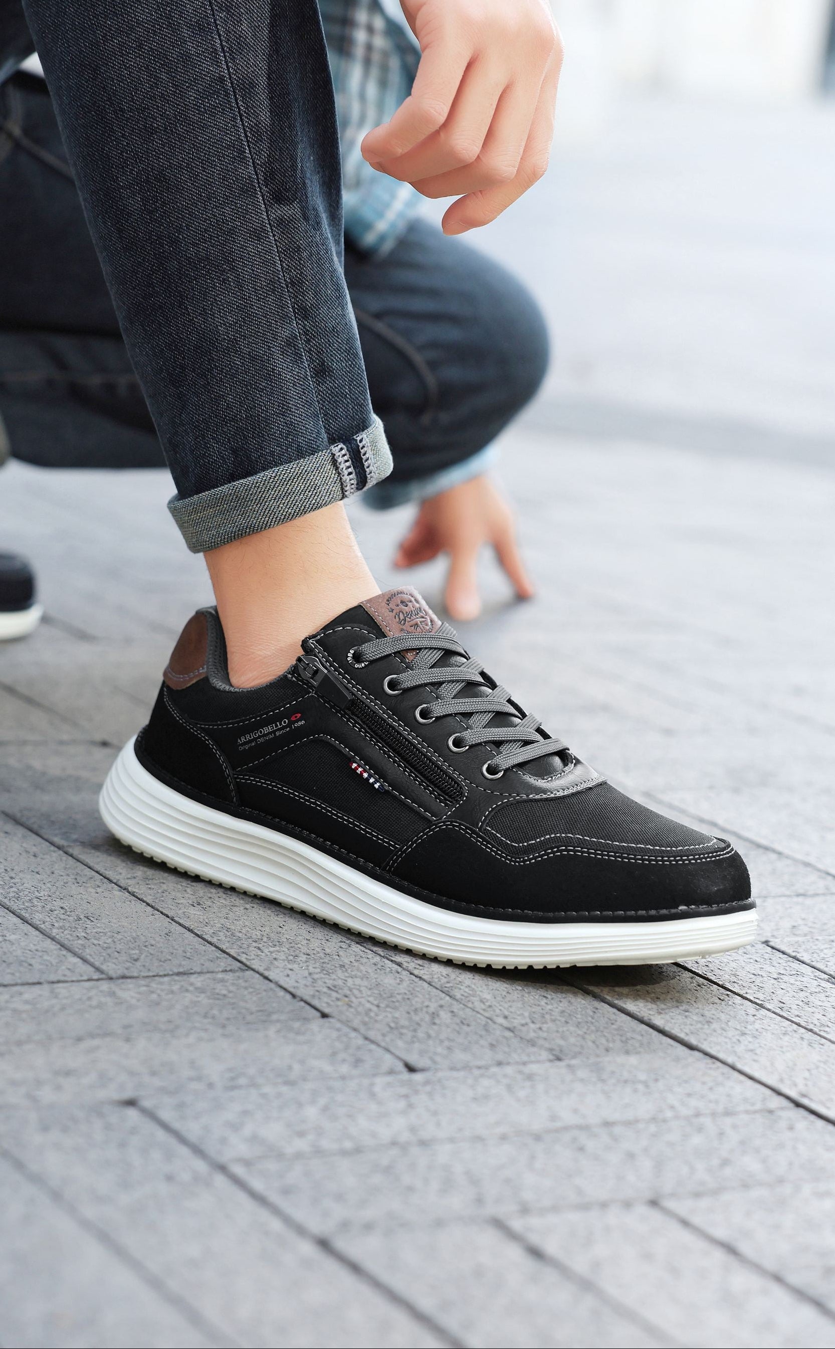 Adidasi casual Bărbați, Model Franco, Piele ecologică, inserții din Piele naturală, Talpă ușoară din Spumă și fermoar funcțional, Arrigo Bello,Negru