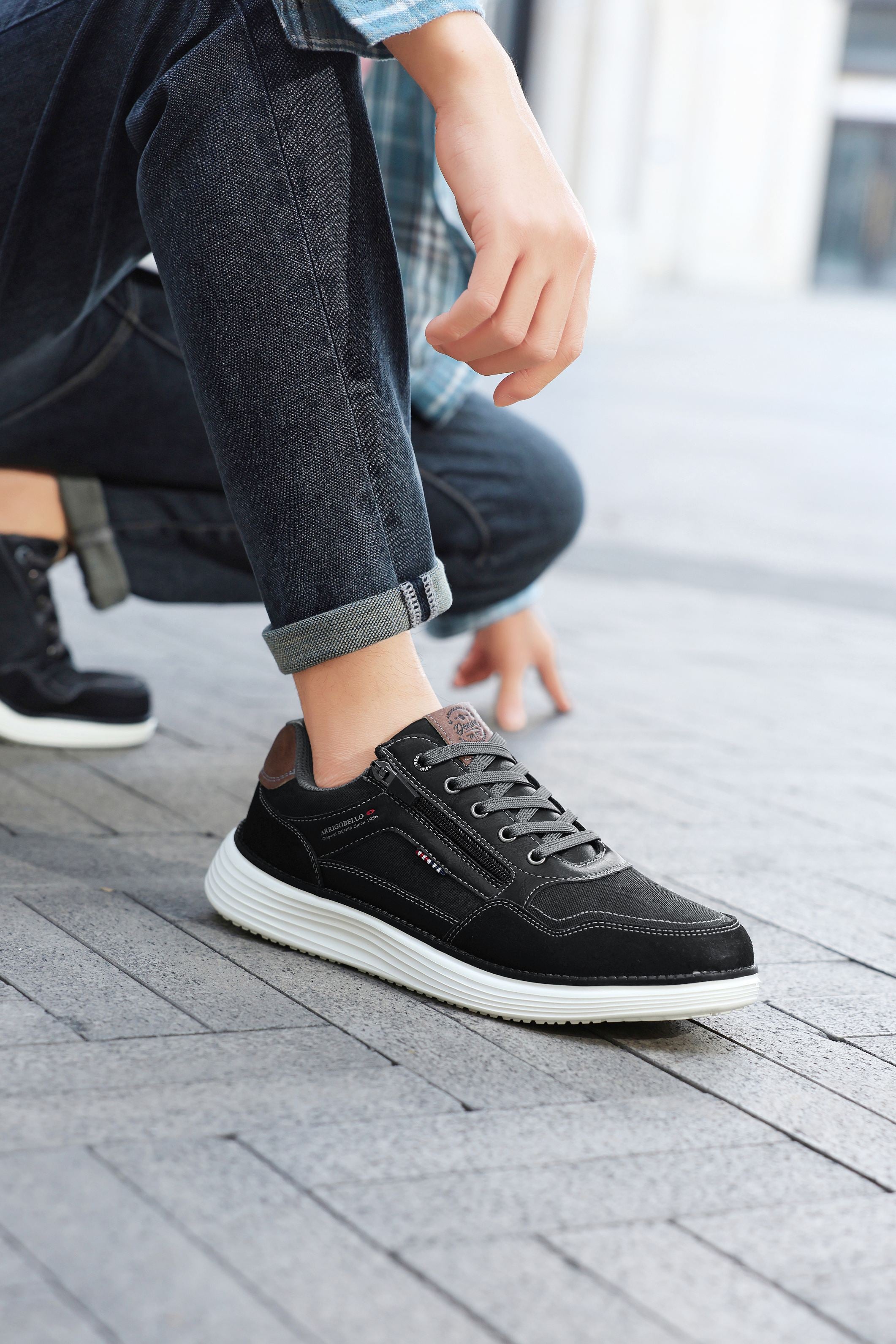 Adidasi casual Bărbați, Model Franco, Piele ecologică, inserții din Piele naturală, Talpă ușoară din Spumă și fermoar funcțional, Arrigo Bello,Negru
