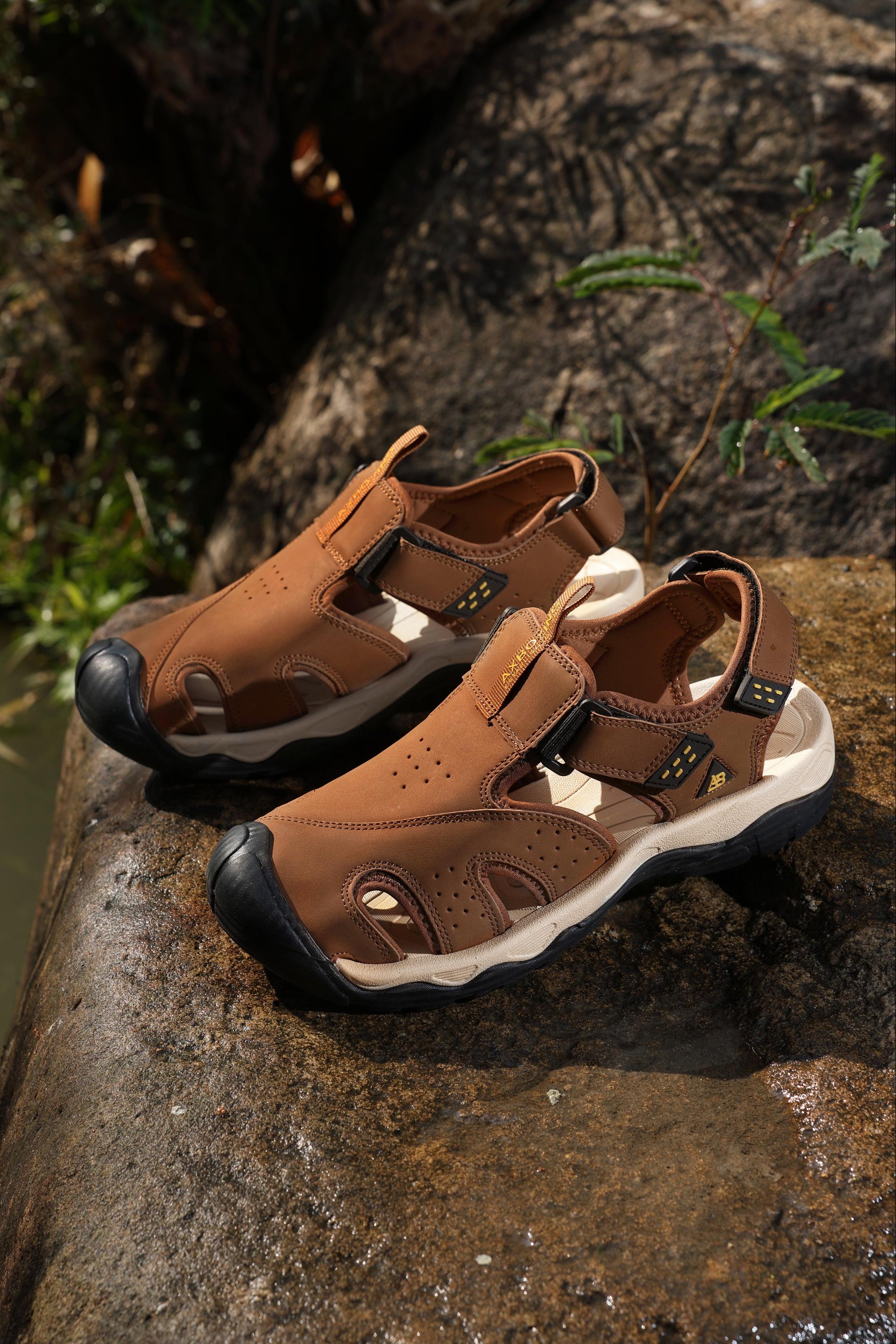 Sandale pentru Barbati,Model Oscar, Sport Casual, Piele ecologica Premium, Inchidere arici, Usoare, Confortabile, Ax Boxing, Maro