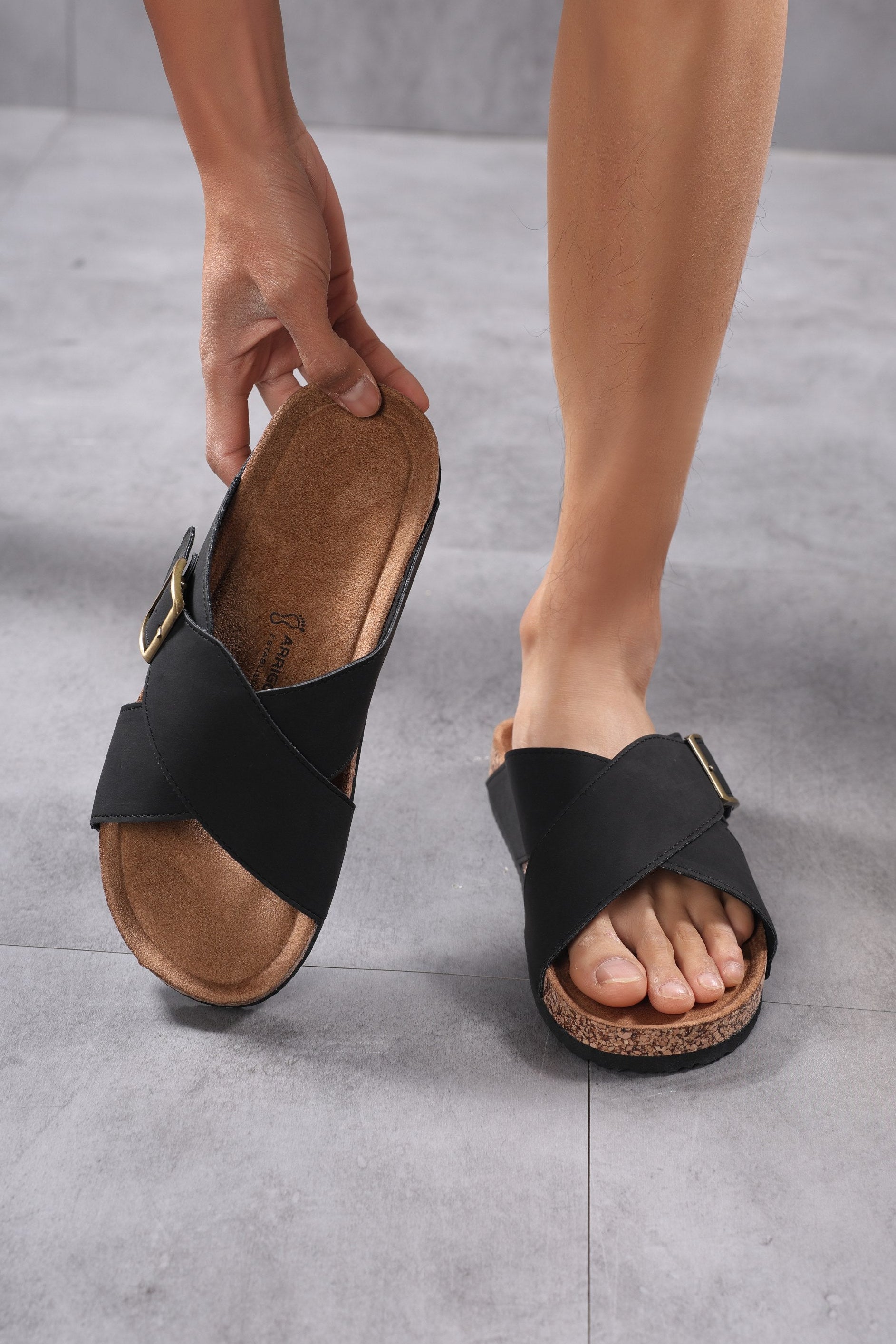 Papuci pentru Bărbați, Model Milo, Talpă Ergonomica, Stil Casual, Confort Premium, Arrigo Bello, Negru