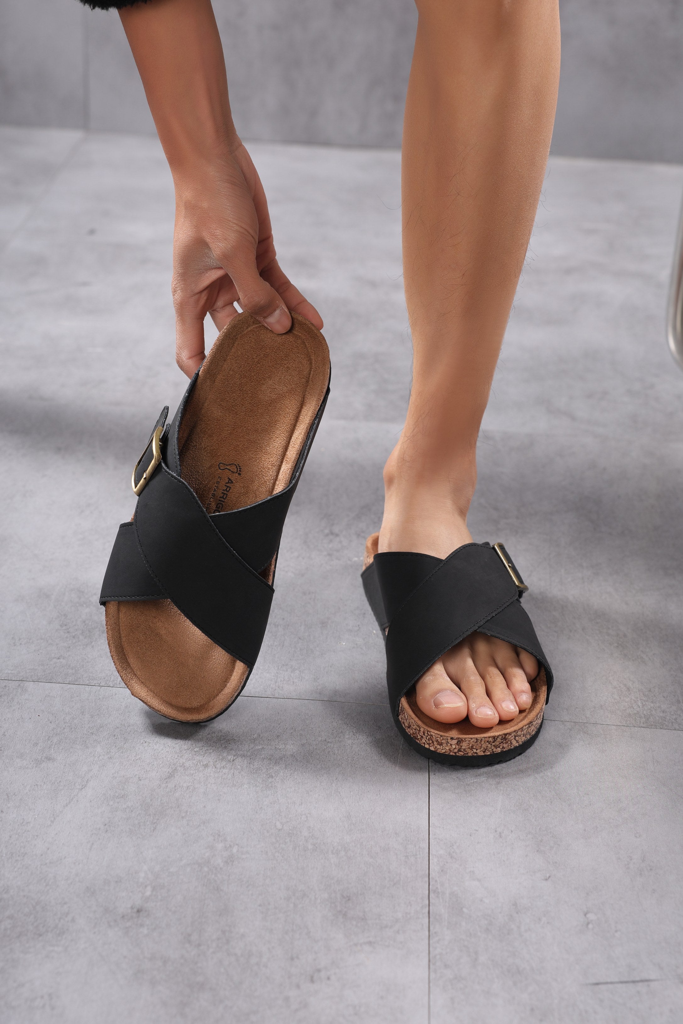 Papuci Milo pentru Bărbați cu barete încrucișate, Talpă Ergonomica, Stil Casual, Confort Premium, Arrigo Bello