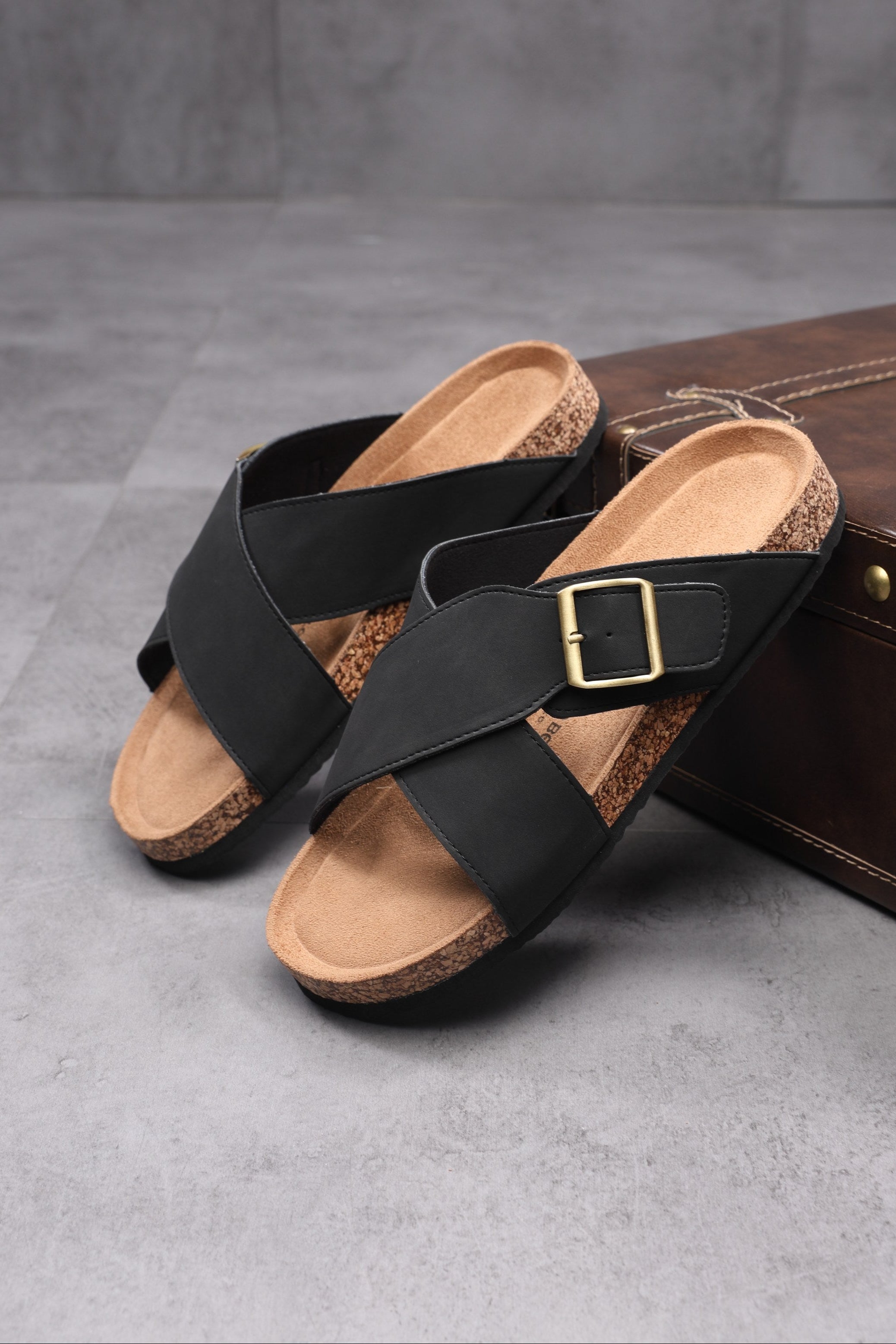 Papuci pentru Bărbați, Model Milo, Talpă Ergonomica, Stil Casual, Confort Premium, Arrigo Bello, Negru