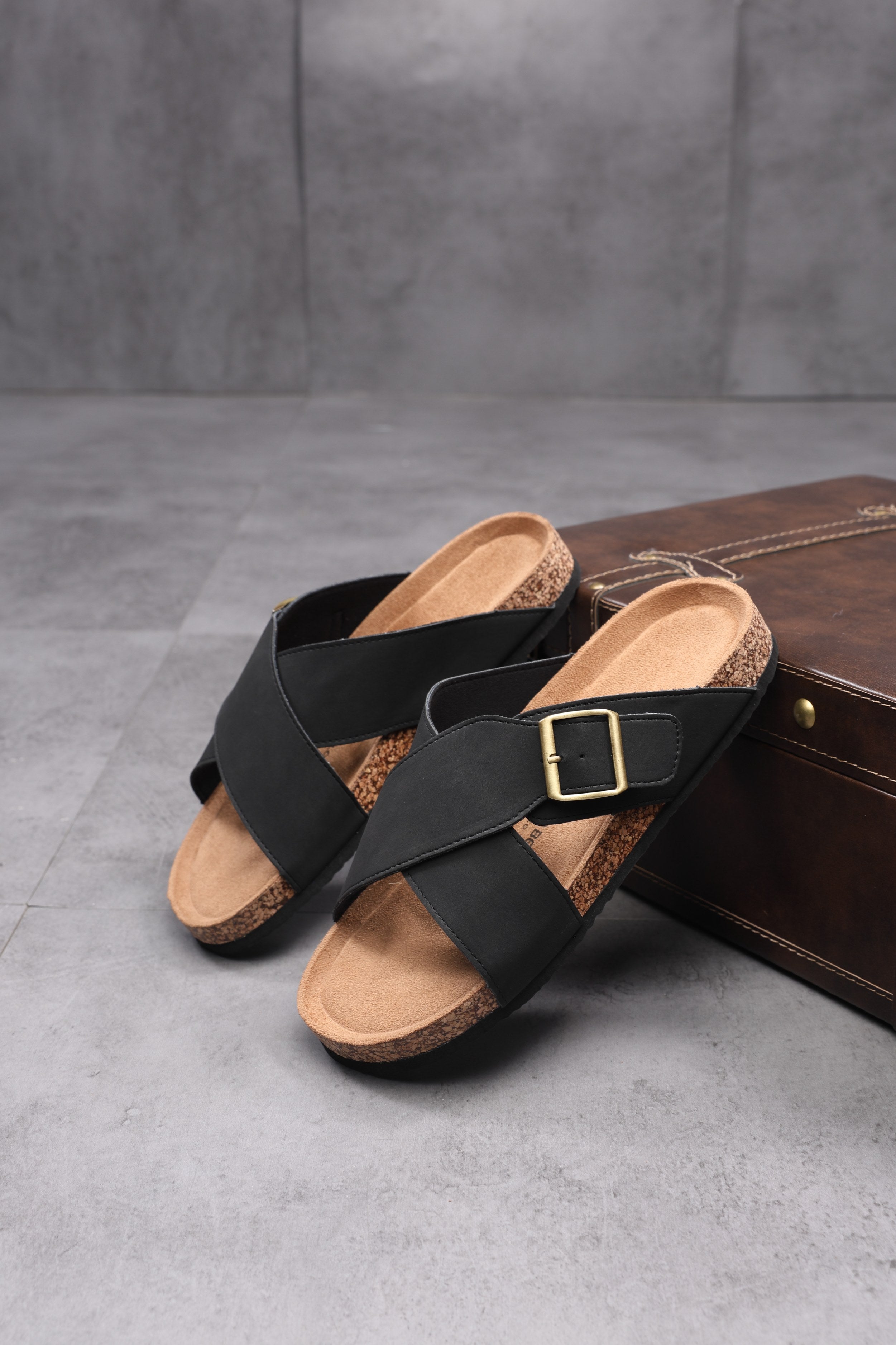 Papuci pentru Bărbați, Model Milo, Talpă Ergonomica, Stil Casual, Confort Premium, Arrigo Bello, Negru