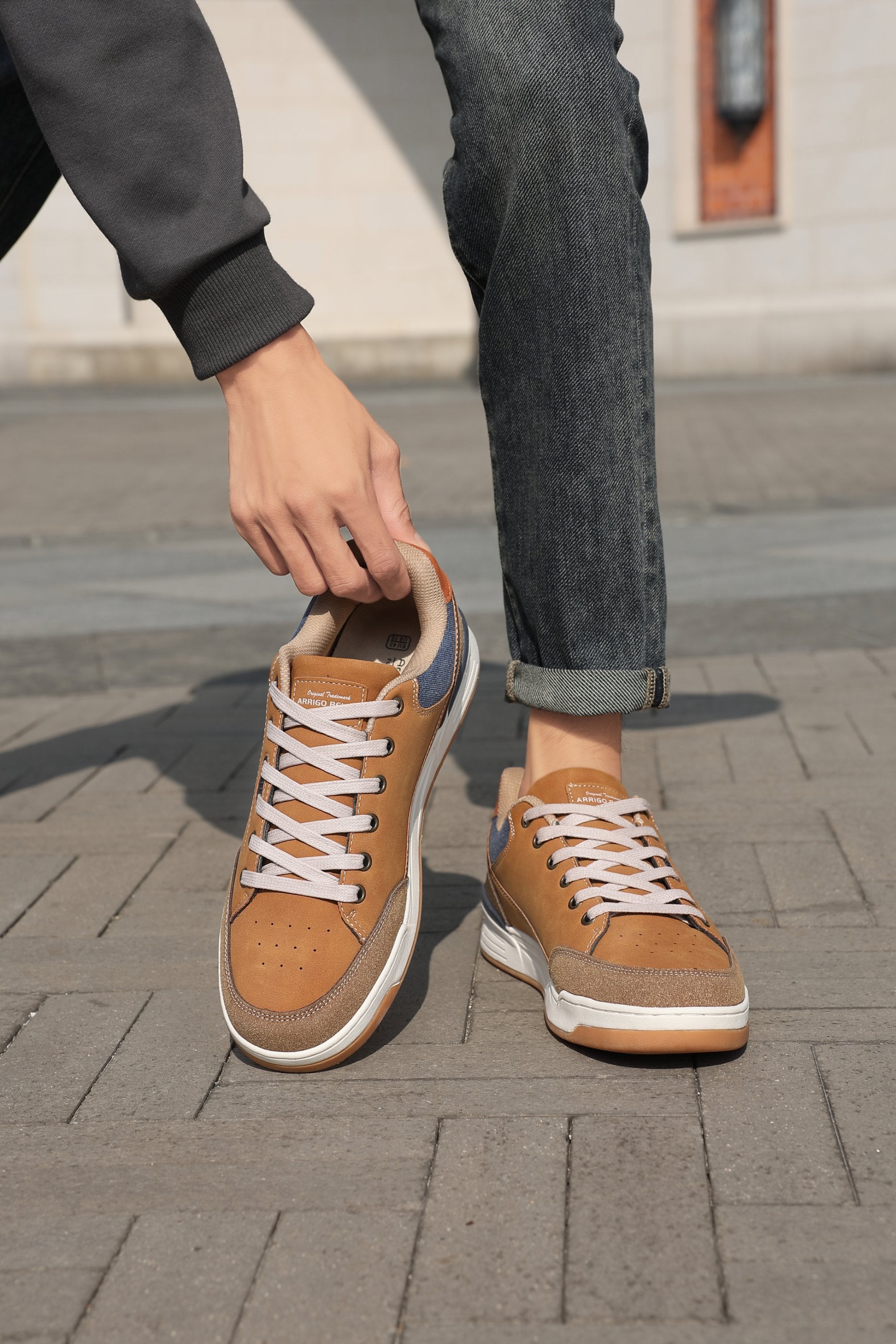 Adidasi Casual pentru Bărbați, Model Zane, din Piele Ecologică Premium, Inserții Piele Naturală, Arrigo Bello, Maro