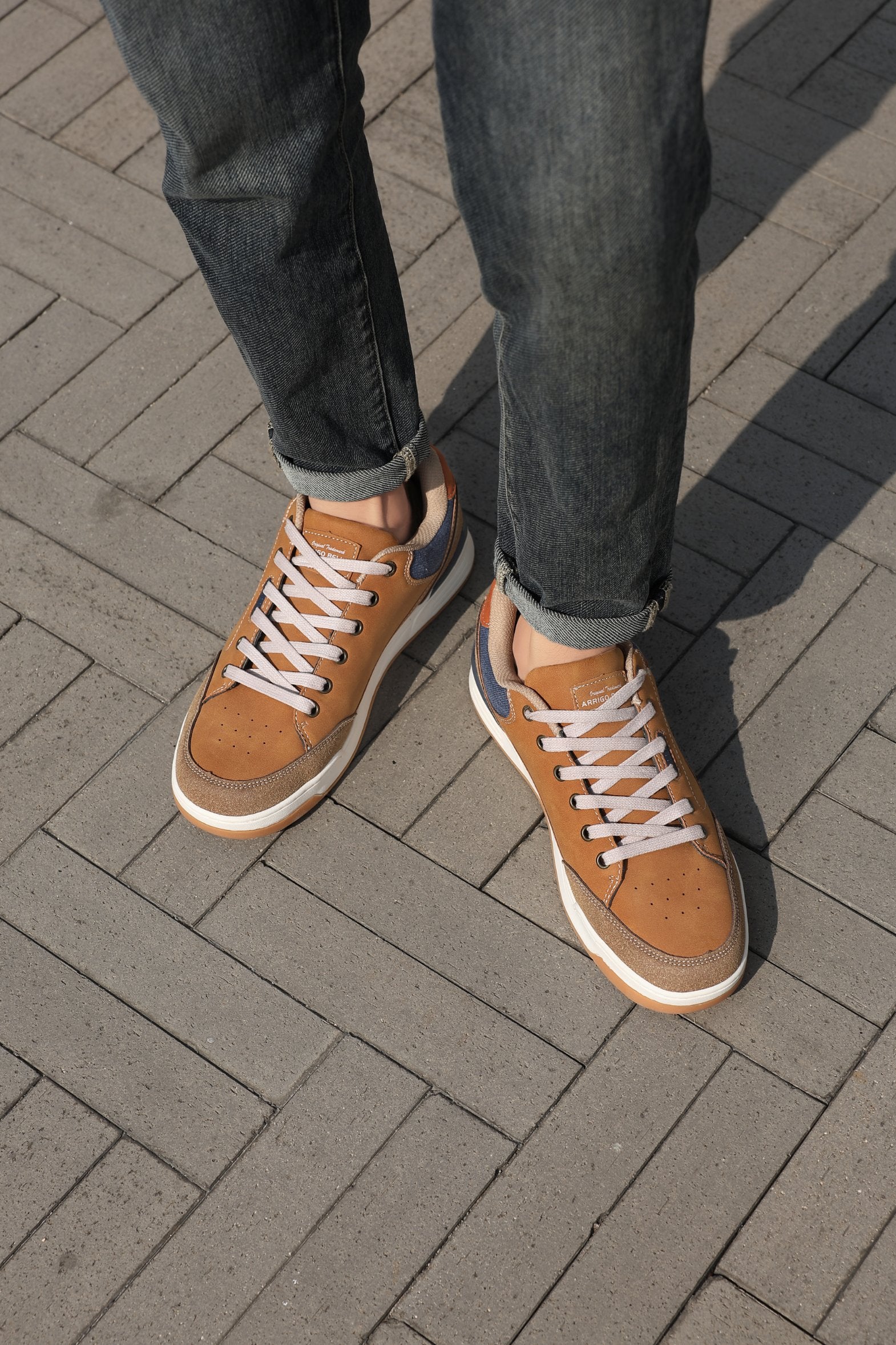 Adidasi Casual pentru Bărbați, Model Zane, din Piele Ecologică Premium, Inserții Piele Naturală, Arrigo Bello, Maro