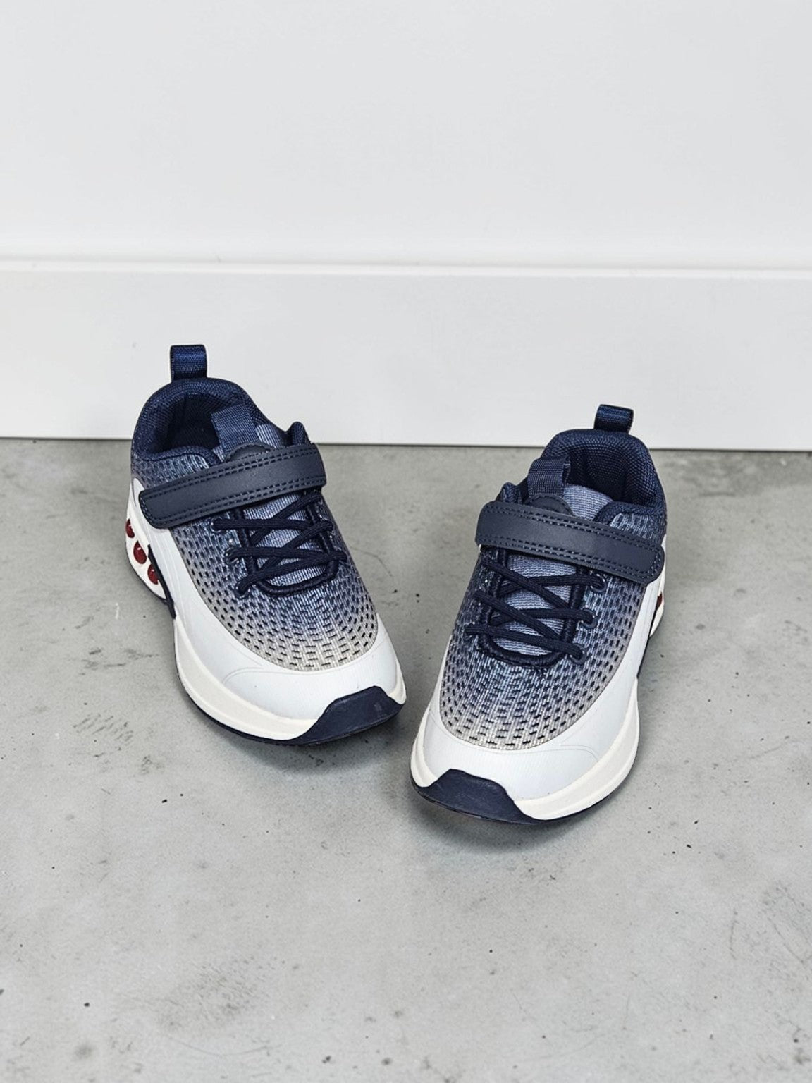 Adidași sport pentru copii, Model Arino, Talpă ușoară, Material textil pânzat, Inchidere cu arici și șiret elastic