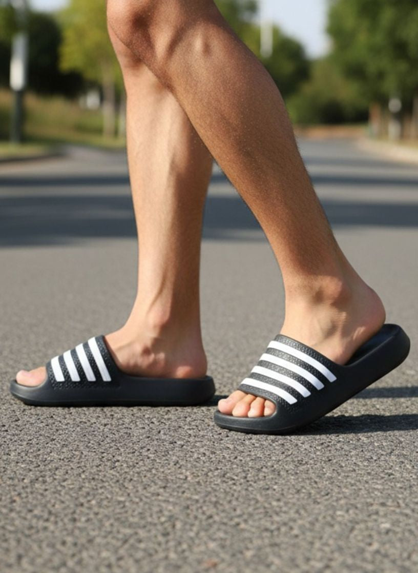 Papuci pentru Barbati, Model Adi, Turnati, Realizati integral din Spuma, Usori si Confortabili, Negru