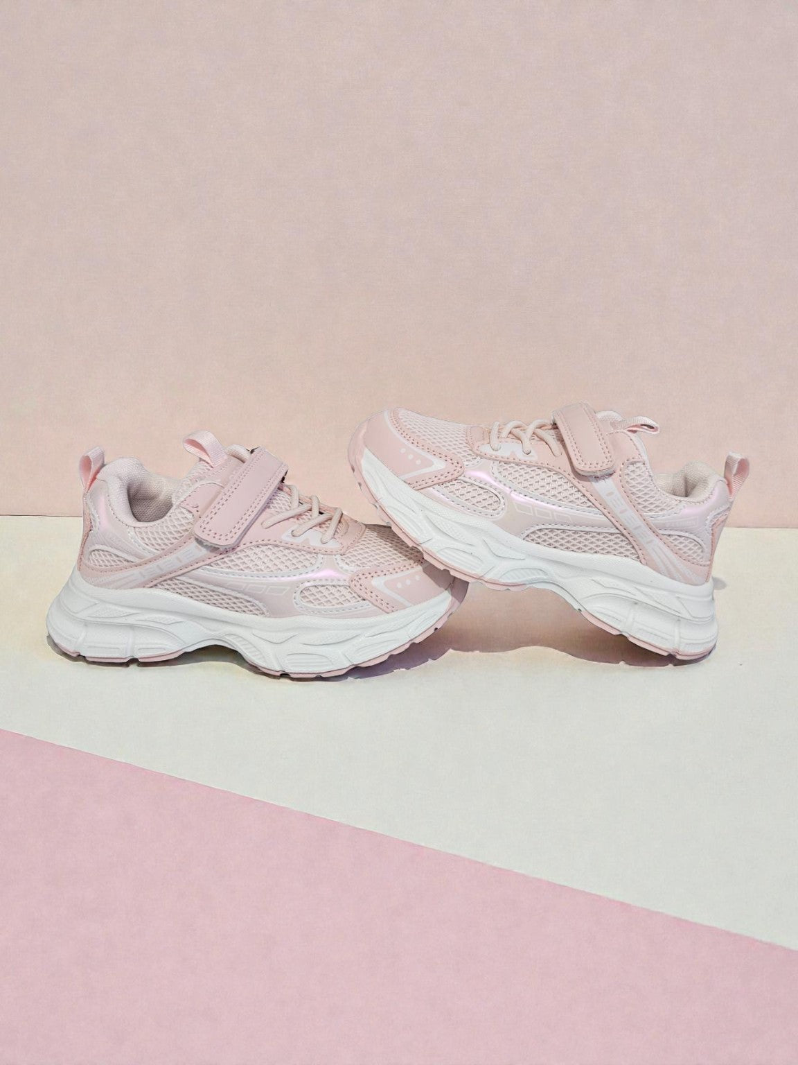 Adidași sport pentru Fete, Model Gori, Talpă super ușoară din spumă, Material textil respirabil, Inchidere arici și șiret elastic