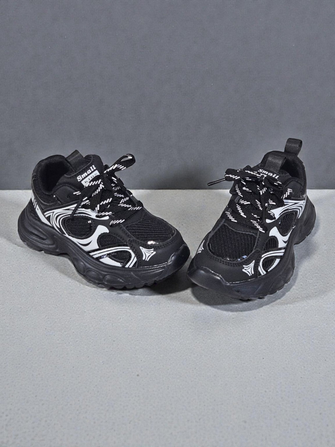 Adidași sport pentru copii, Model Giro, Talpă super ușoară din spumă, material textil respirabil, închidere cu șiret