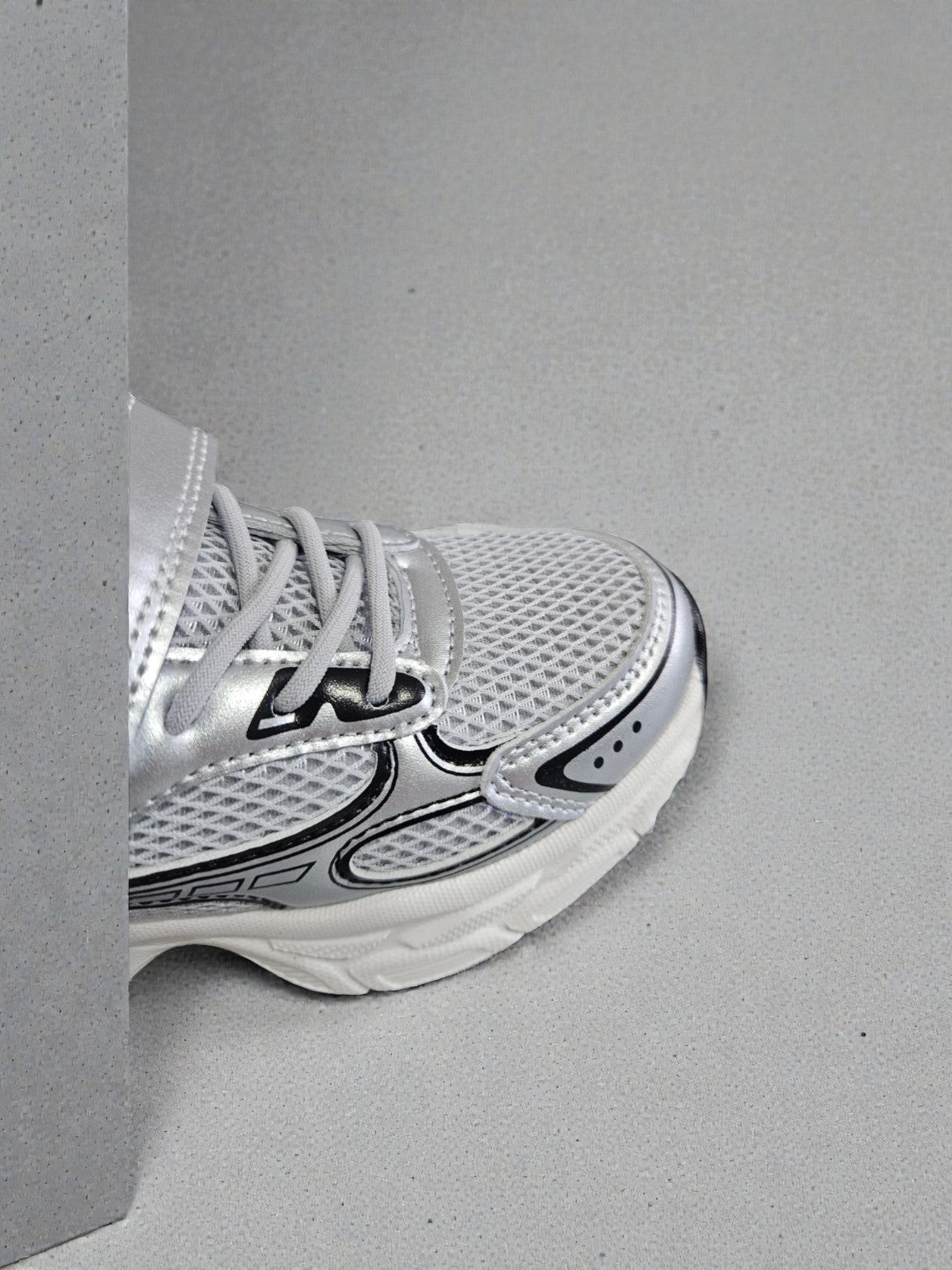 Adidași sport pentru copii, Model Gori, Talpă super ușoară din spumă, Material textil respirabil, Inchidere arici și șiret elastic