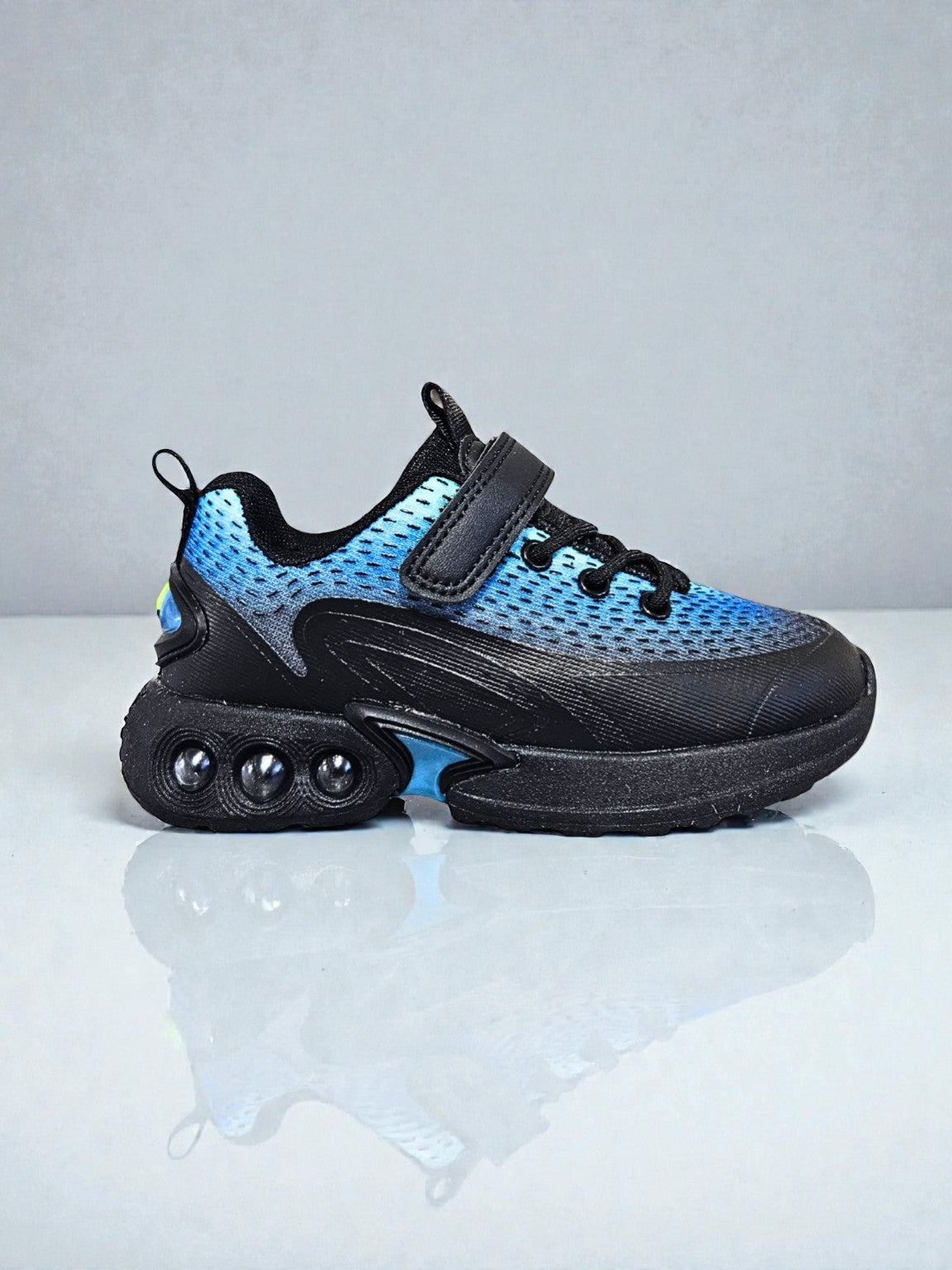 Adidași sport pentru copii, Model Arino, Talpă ușoară, Material textil pânzat, Inchidere cu arici și șiret elastic