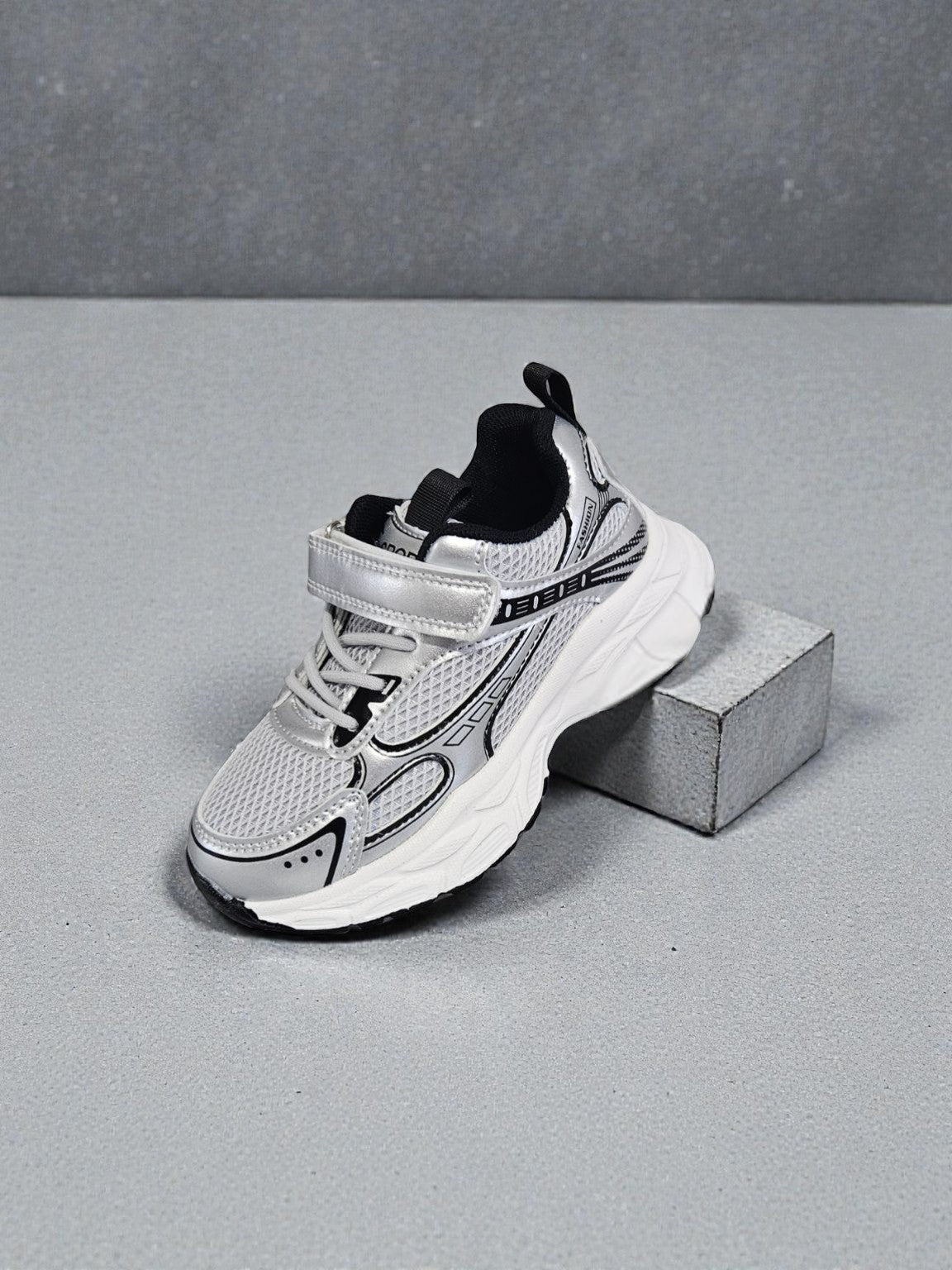 Adidași sport pentru copii, Model Gori, Talpă super ușoară din spumă, Material textil respirabil, Inchidere arici și șiret elastic