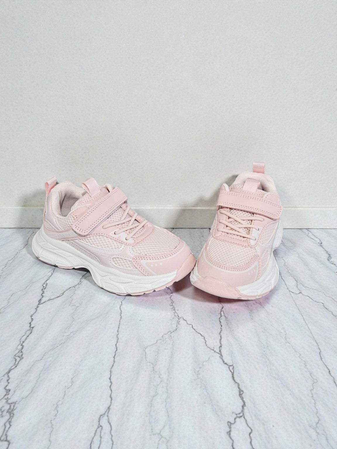 Adidași sport pentru Fete, Model Gori, Talpă super ușoară din spumă, Material textil respirabil, Inchidere arici și șiret elastic